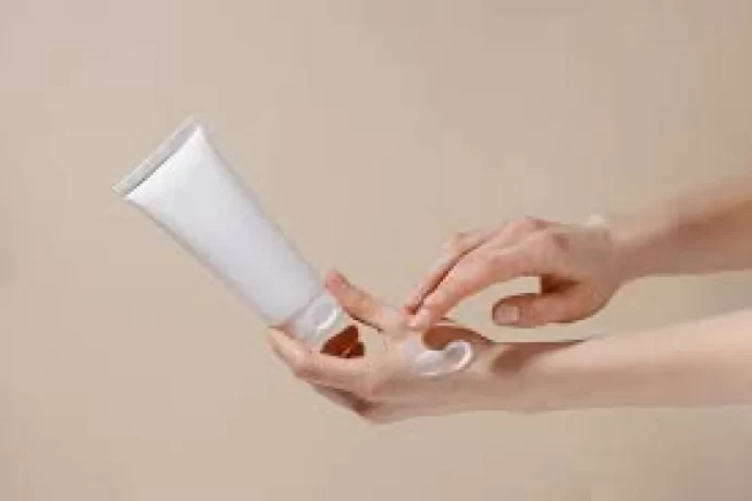 Mometasone Furoate 0.1% & Terbinafine 1.0% Cream Third Party Manufacturing Company 1