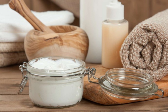 LOTIONS , SERUMS , CLEANERS, SHAMPOOS, MOISTURISERS, POWDER,OILS 1